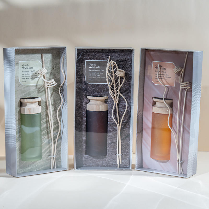 High class cylindrical glass flask premium reed diffuser na may wooden stick-aroma diffuser vendor