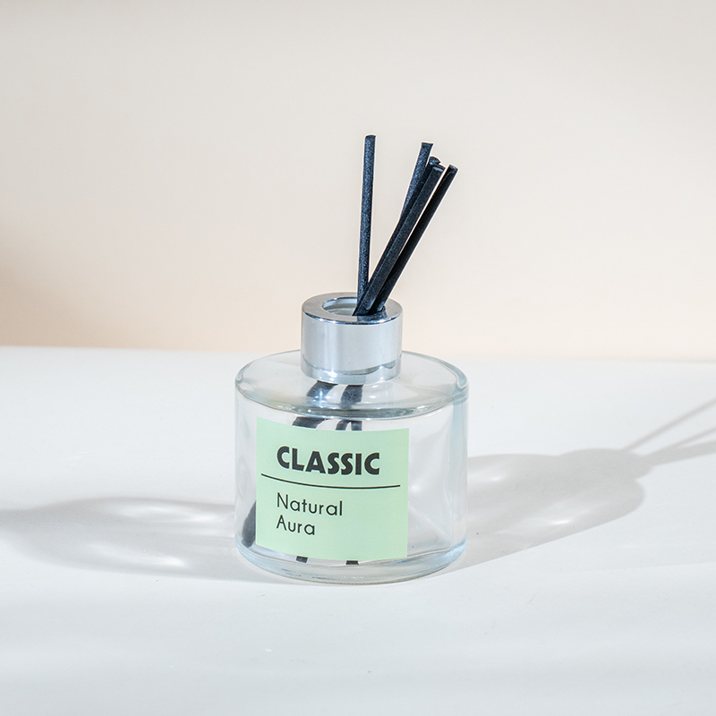 Classic round glass bottle reed diffuser