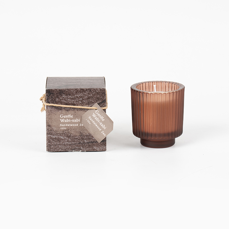 Round glass candle cup na may mga vertical na guhit na may amoy na kandila-eco soy wax candle vendor