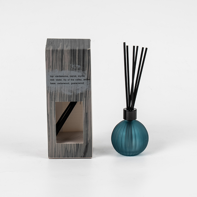 Maliit na bumbilya na may mga patayong guhit na umuusok na bote na tambo diffuser-home scent tambo diffuser tagagawa