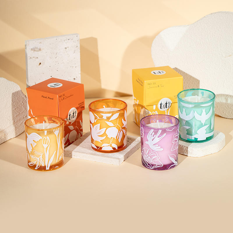 Classic round cup scented candle na may paper figure printing