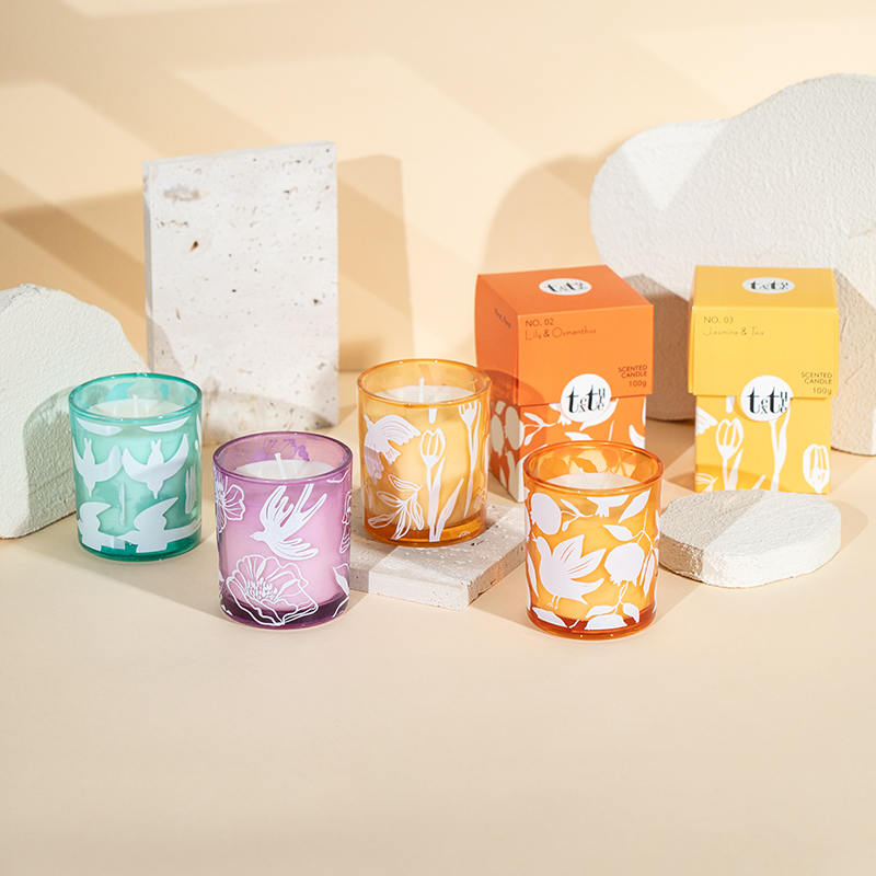 Classic round cup scented candle na may paper figure printing